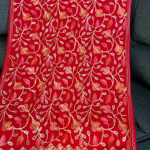 Indian clothing keep you warm during winter and you can wear  with a dress - Picture 2 of 6